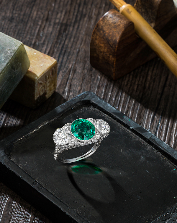 An Edwardian emerald and diamond ring circa 1910